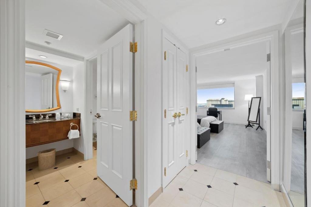 Huge Beachfront Condo Cozysuites At Showboat Atlantic City Exterior photo